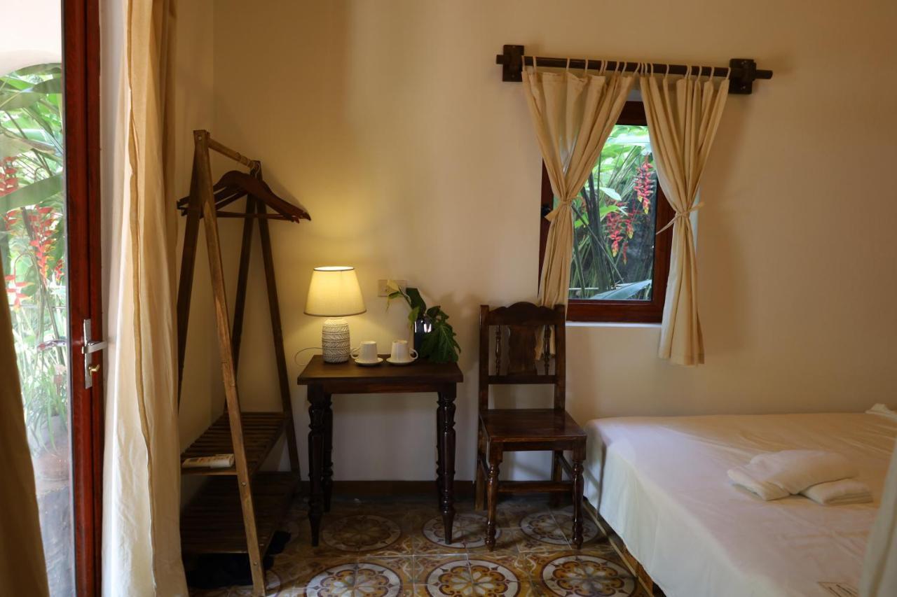 Thom'S House Hotel Нин Бин Екстериор снимка